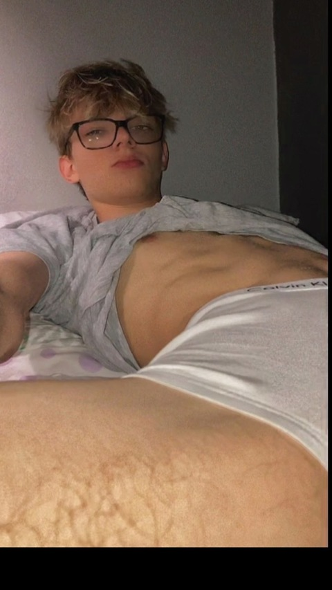 adamhrvth1 onlyfans leaked picture 1