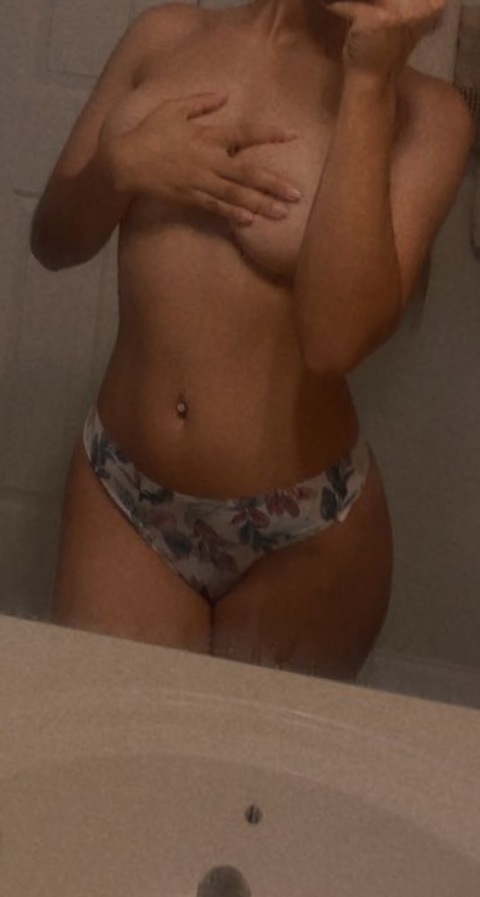 astr0girlll onlyfans leaked picture 1