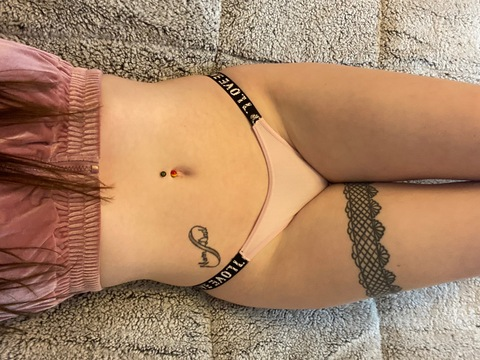 babebrigirl94 onlyfans leaked picture 1