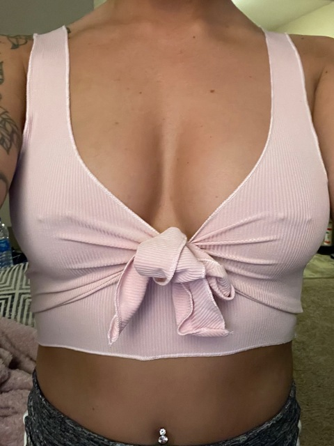 babycakesali onlyfans leaked picture 1