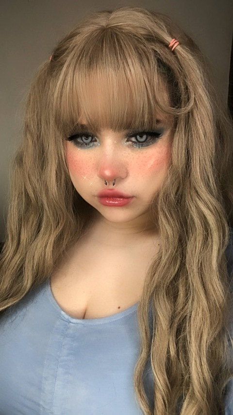babypeachychi onlyfans leaked picture 1