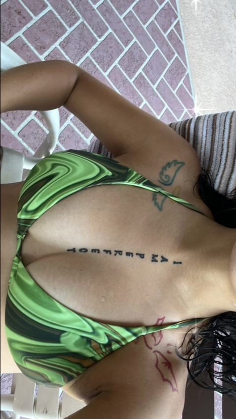 babyyydollshh444 onlyfans leaked picture 1