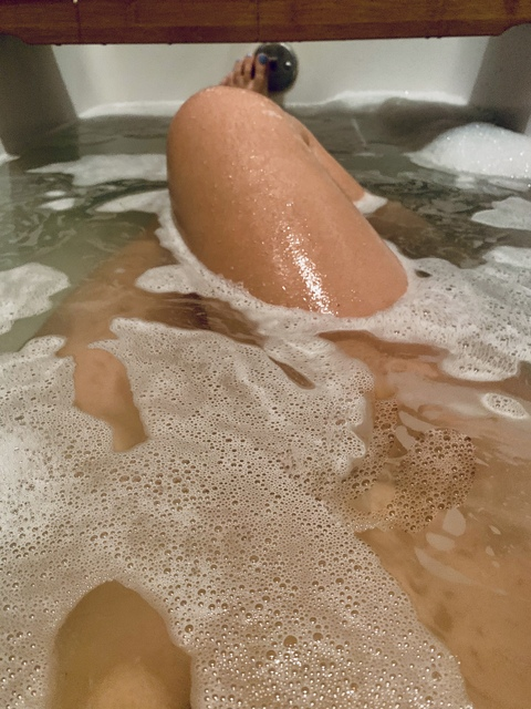 bathgirrl onlyfans leaked picture 1