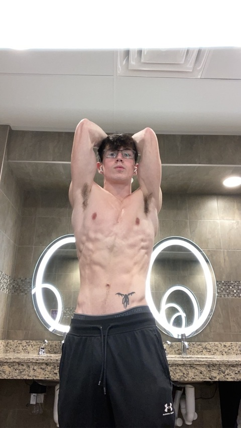 bdvicky onlyfans leaked picture 1