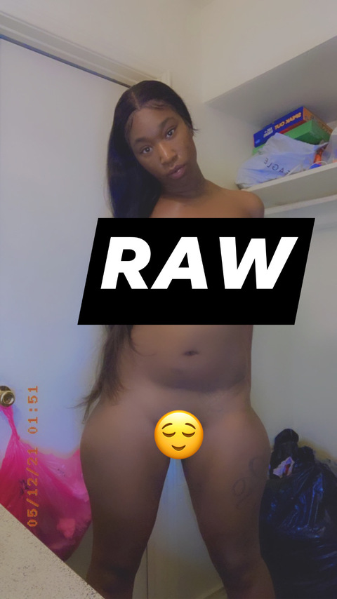 chocolatechinky onlyfans leaked picture 1
