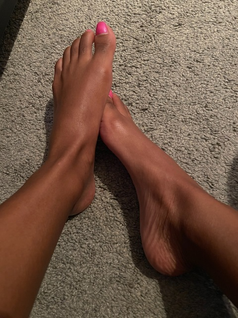 cocokissedtoes onlyfans leaked picture 1