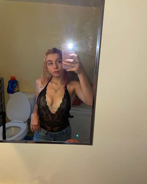 crazymads10 onlyfans leaked picture 1