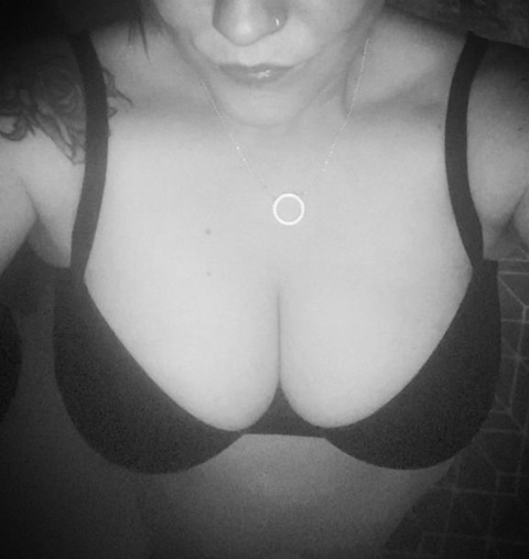 curvy_welsh_girl onlyfans leaked picture 1