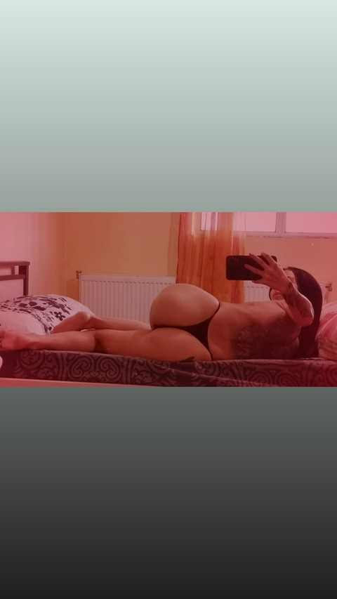 dyannas3live onlyfans leaked picture 1