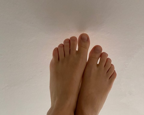 emmasfeetfantasy onlyfans leaked picture 1