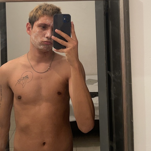 hotboylatino18 onlyfans leaked picture 1