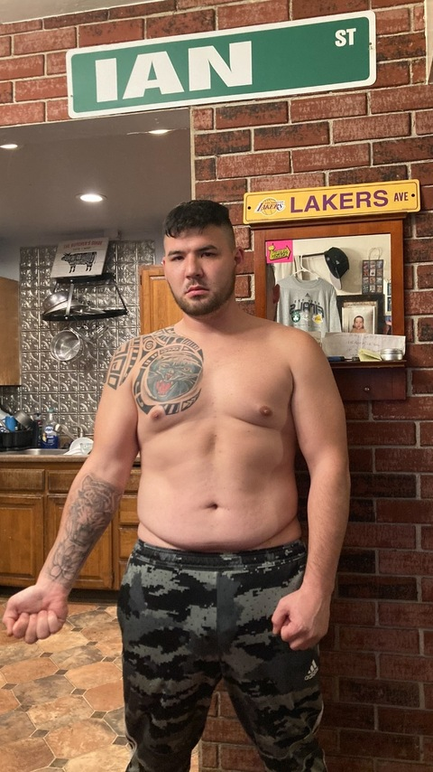 ianknowsbest onlyfans leaked picture 1