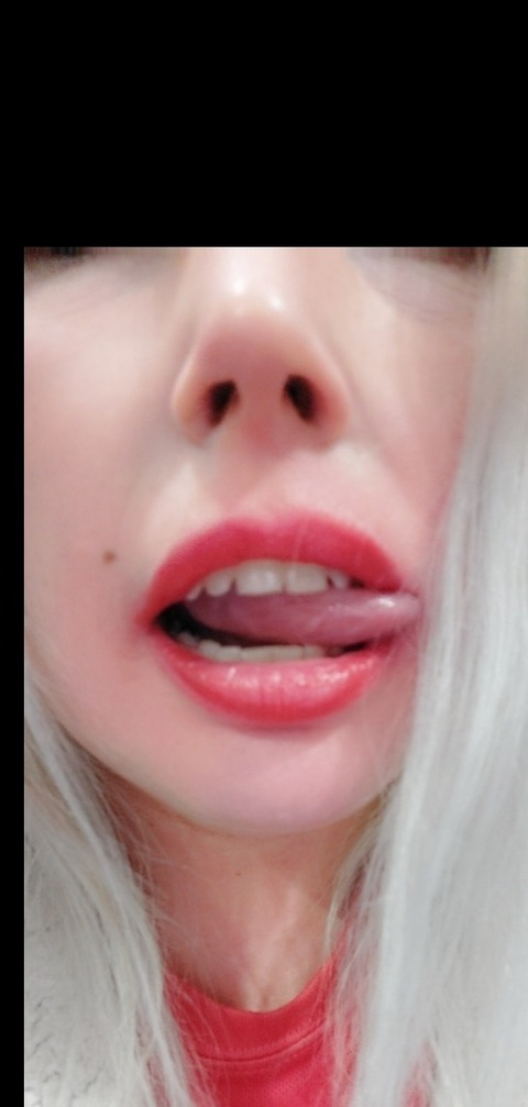 liptasticuk onlyfans leaked picture 1
