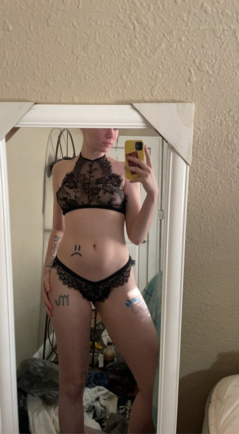 littledevil9898 onlyfans leaked picture 1