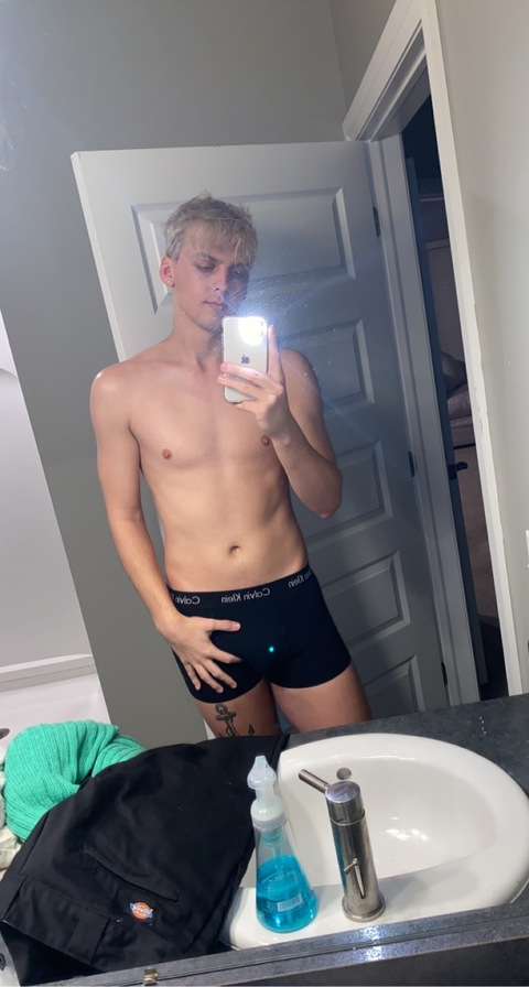 logan_youngxxx onlyfans leaked picture 1