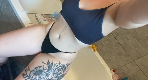 mellyxooxx onlyfans leaked picture 1
