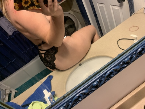 milfblonde onlyfans leaked picture 1