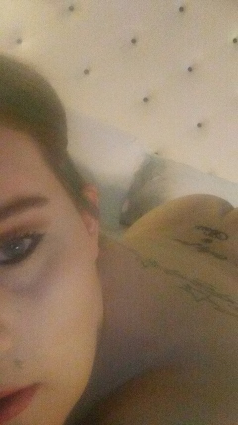 missbedroomeyes onlyfans leaked picture 1
