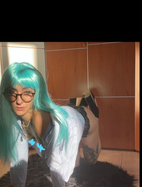 mooncaracciolo onlyfans leaked picture 1