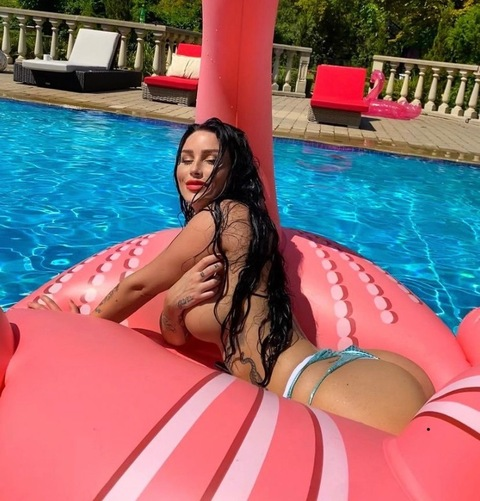 noemibaz onlyfans leaked picture 1