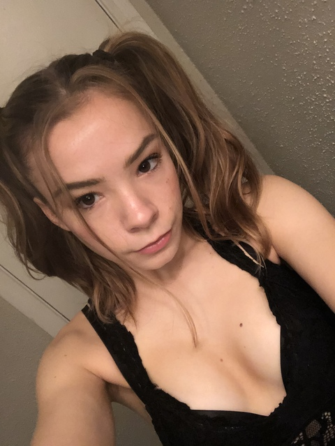 queencrystal onlyfans leaked picture 1