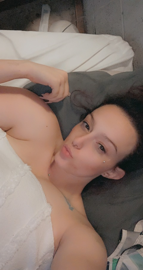 queenmv9 onlyfans leaked picture 1