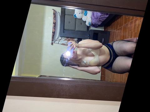 rebegarciaa onlyfans leaked picture 1