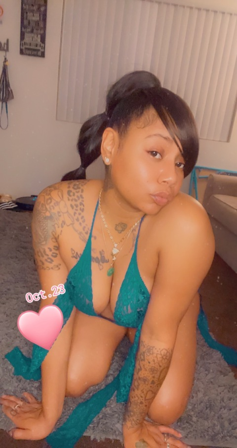 seecretsofshayy onlyfans leaked picture 1