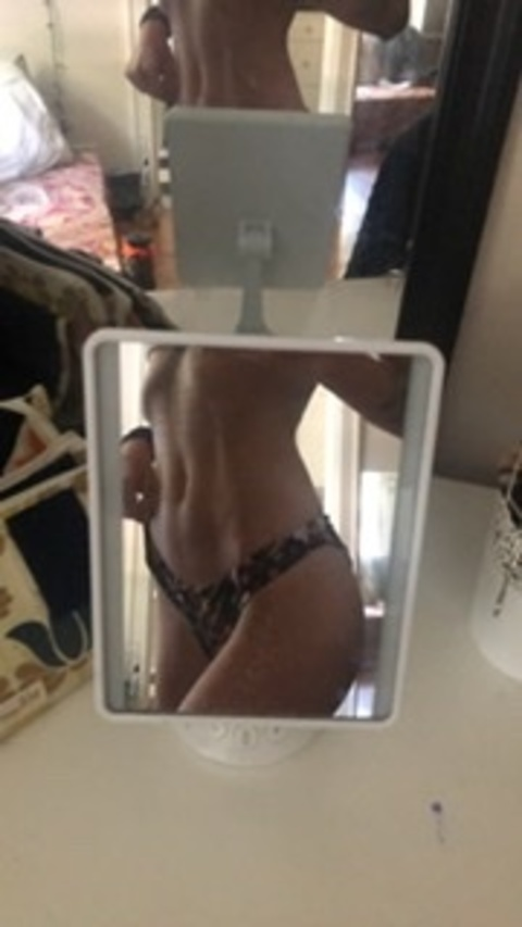 slim.notthick onlyfans leaked picture 1