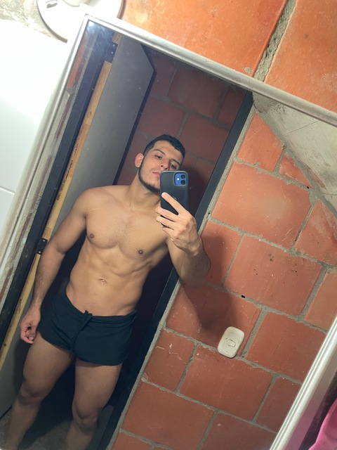 stiking123 onlyfans leaked picture 1