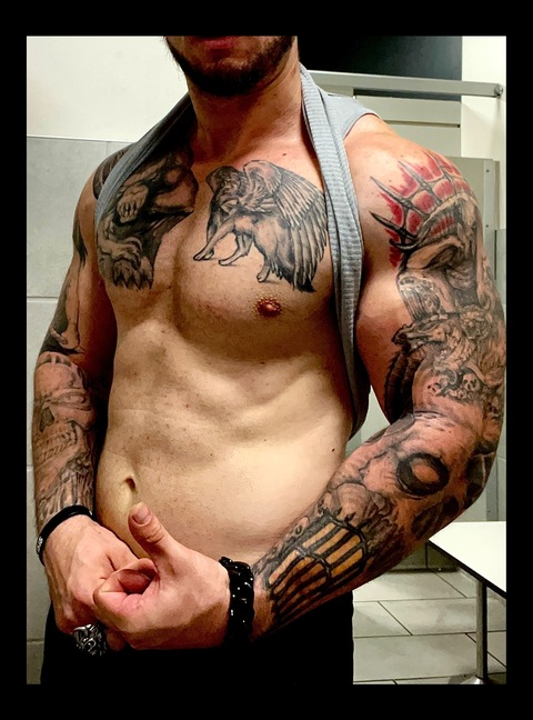 tattedgymrat onlyfans leaked picture 1