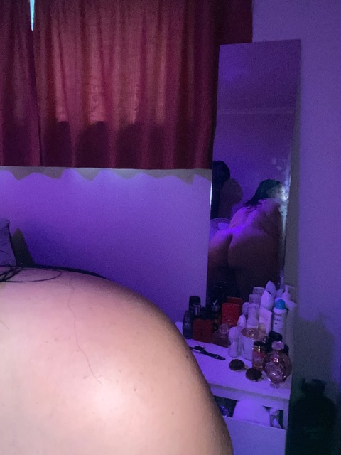 thickbitchlele onlyfans leaked picture 1