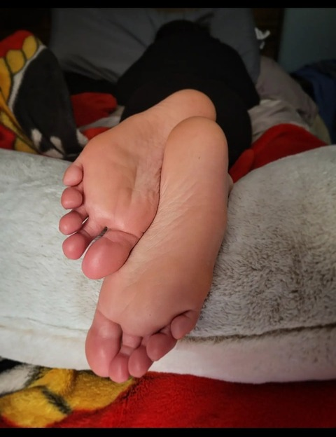 torisfeetphotos onlyfans leaked picture 1