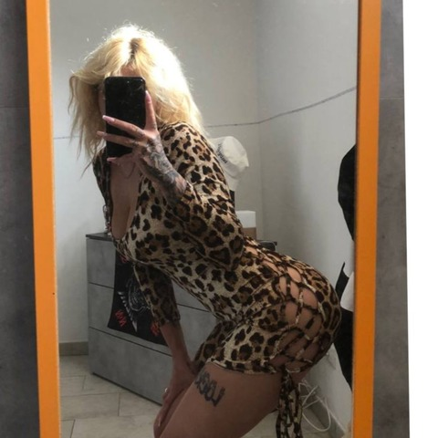 treixyblonde onlyfans leaked picture 1