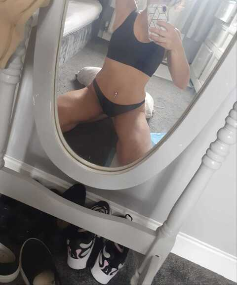 trish1992x onlyfans leaked picture 1