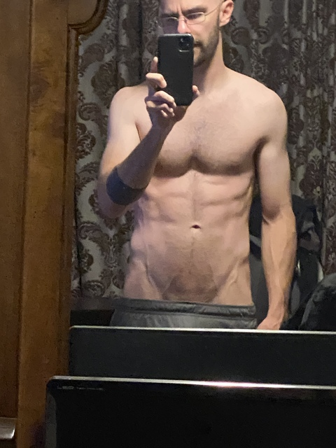 yourslimfitdaddy onlyfans leaked picture 1